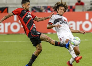 Com desfalques entre os titulares, confira a provável escalação do Flamengo para a partida contra o Athlético-PR