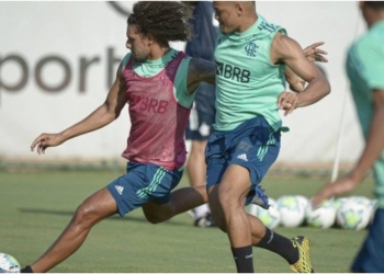 Arão é a grande saída do Flamengo e pode ser a solução para o time de Rogério Ceni