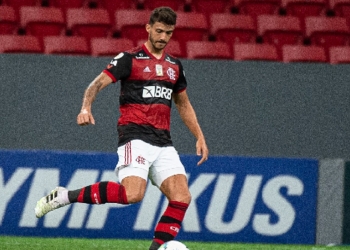 Rodrigo Caio pode ficar de fora até o fim do Brasileirão e Gustavo Henrique, criticado no passado, vira homem de referência