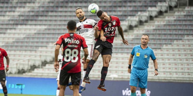 Diego Ribas concede entrevista esclarecedora após derrota e diz se Flamengo ainda continua vivo no Brasileirão