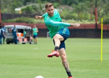 Flamengo ‘enrola’ resposta aos turcos por Léo Pereira e pode melar a contratação