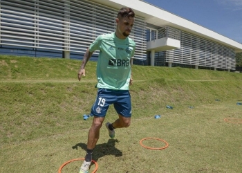 Flamengo e árabes avançam nas conversas e Michael está próximo de deixar o Rio de Janeiro