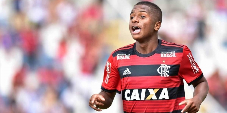 Flamengo encaminha transferência de joia da base para o futebol ucraniano