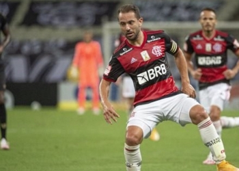 Flamengo volta atrás, cobra novos valores por Everton Ribeiro e deixa diretores do Al-Nasr furiosos; negociação está congelada
