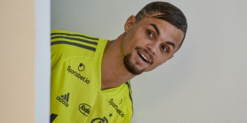 Vitrine do Flamengo pode render lucro milionário pela venda de Michael, mesmo com atacante estando no banco de reservas