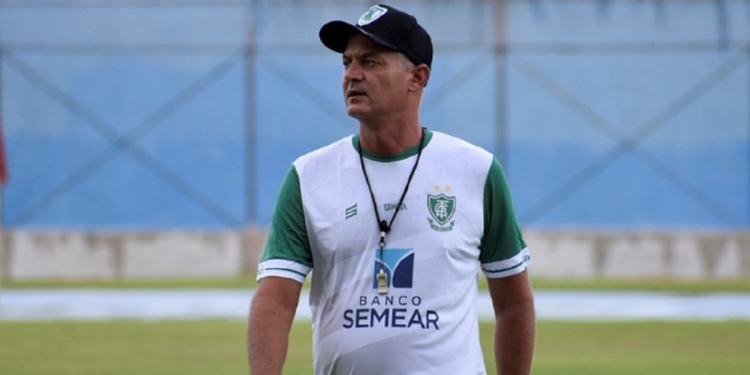 Prestes a conquistar o título da Série B pelo América-MG, Lisca revela desejo de treinar o Flamengo em 2021