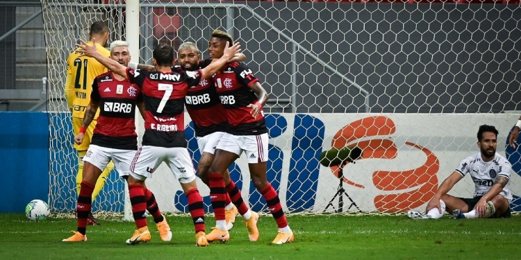 Flamengo terá alteração importante no ataque para enfrentar o Grêmio pelo Brasileirão; confira a provável escalação
