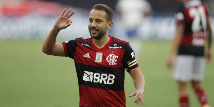 Fim das conversas: Al-Nasr desiste de contratar Everton Ribeiro e meia permanece no Flamengo