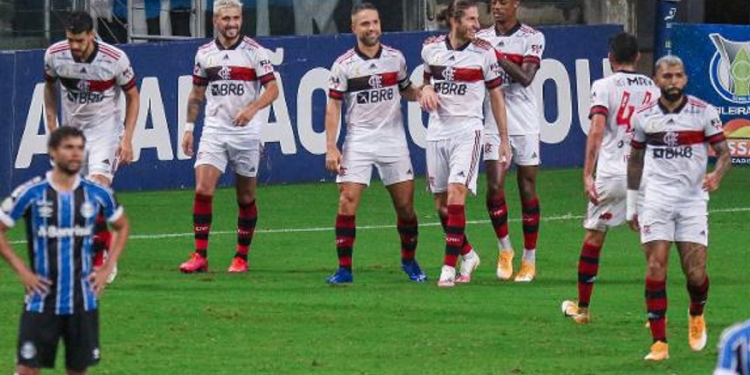 Comentarista enche a boca para falar da vitória triunfal do Flamengo: ‘lembrou o time do Jorge Jesus’