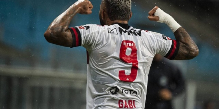 Flamengo dobra probabilidades matemáticas de título após vitória convincente contra o Grêmio; confira os números