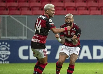 Comentarista polemiza ao comparar jogadores: ‘No Flamengo, Gabigol e Arrascaeta são superiores a Romário e Pet’