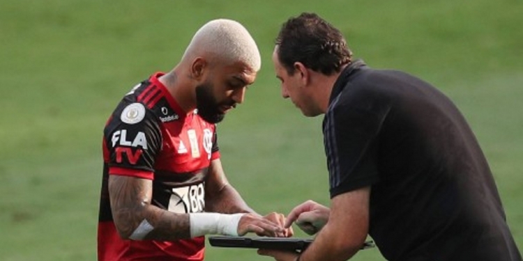 Ceni afasta burburinhos de briga com Gabigol e exalta o atacante: ‘Tenho admiração por ele’