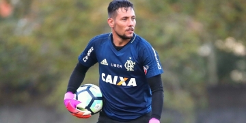 Flamengo divulga lista de relacionados para partida contra o Sport com Diego Alves entre os titulares