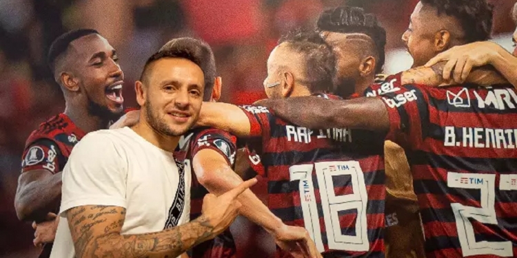 Rafinha curte post de organizada do Flamengo pedindo retorno à Gávea e agita os torcedores rubro-negros