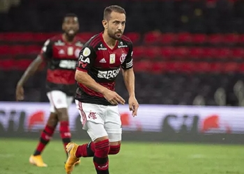 Everton Ribeiro minimiza possibilidade de ser transferido para o futebol árabe: ‘Meu pensamento é sempre no Flamengo’