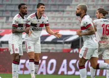 Com 5 pendurados e 2 desfalques, Flamengo acende alerta vermelho para a reta final do Campeonato Brasileiro