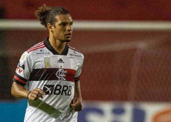 Comentarista rasga elogios a Arão e critica os torcedores: ‘A torcida só vai valorizar quando ele sair do Flamengo’