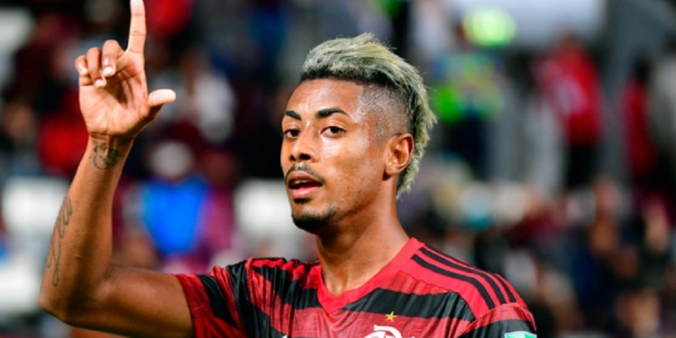 Bruno Henrique comemora fama de carrasco dos rivais e diz se Flamengo ainda está na briga pelo título