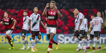 Após passeio do Flamengo, torcedores rubro-negros invadem as redes sociais do Vasco com provocações: ‘Vai cair, hein?!’