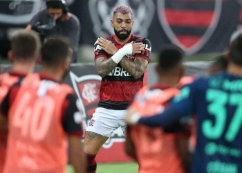 Flamengo dispara nas chances de título após vitória contra o Vasco e tropeço do Internacional; confira os números