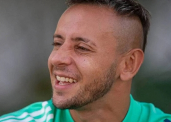 Reunião entre Flamengo e estafe de Rafinha termina de maneira positiva; valores foram apresentados
