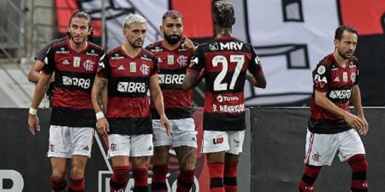 Comentarista sugere que Flamengo ajude financeiramente os rivais do Rio para que a rivalidade seja reestabelecida