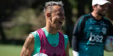 Torcedores invadem redes sociais de Rafinha clamando por retorno ao Flamengo: ‘Volta para casa’