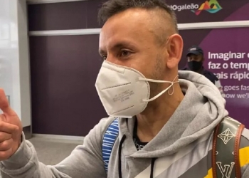 Rafinha chega ao Rio de Janeiro e desconversa quando questionado sobre o Flamengo: ‘Não vou me precipitar’
