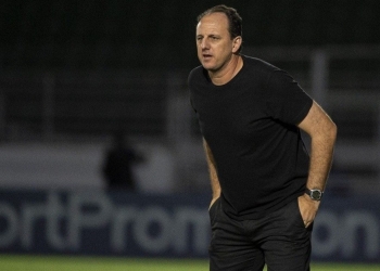 Ceni opina sobre desempenho dos jogadores contra o RB Bragantino e diz se Flamengo ainda briga pelo título