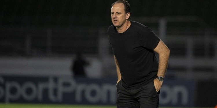 Ceni opina sobre desempenho dos jogadores contra o RB Bragantino e diz se Flamengo ainda briga pelo título