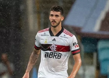 Gustavo Henrique minimiza críticas e fala sobre bom momento vivido no Flamengo: ‘Futebol é assim’