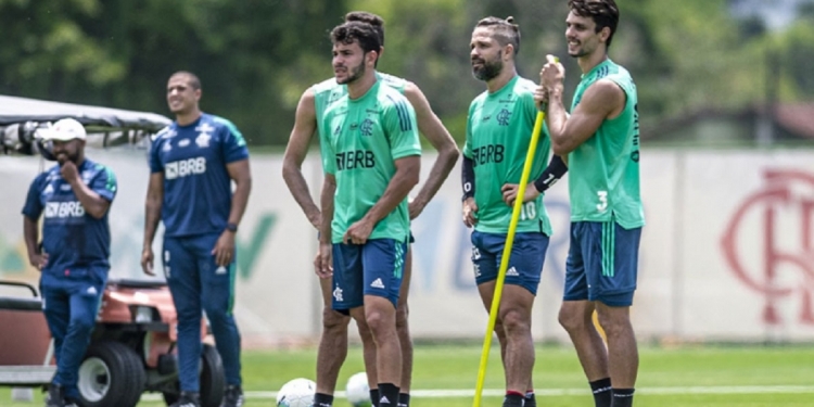 Rodrigo Caio volta a treinar com intensidade nos gramados e indica possível retorno no domingo