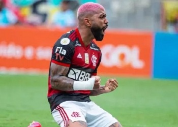 Em tarde mágica, Gabigol se torna artilheiro do Flamengo, completa jogo de número 100 e manda recado à Nação