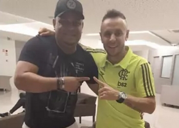 Ex-atacante do Flamengo ‘fala demais’ e deixa escapar retorno de Rafinha: ‘O homem está voltando, Nação’