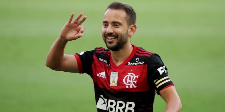 Vice-presidente do Flamengo fala sobre ida de Everton Ribeiro ao futebol árabe: ‘Imprescindível’