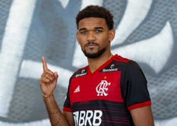 Bruno Viana faz juras de amor ao Flamengo em apresentação: ‘O sonho de qualquer jogador é jogar no Maracanã cheio com a torcida’