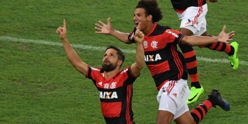 Diego Ribas lamenta fratura que pode tirar Arão do Flamengo: ‘É um dos pilares desse time’