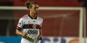 Flamengo se manifesta pela primeira vez após fratura de Willian Arão e define estado do jogador