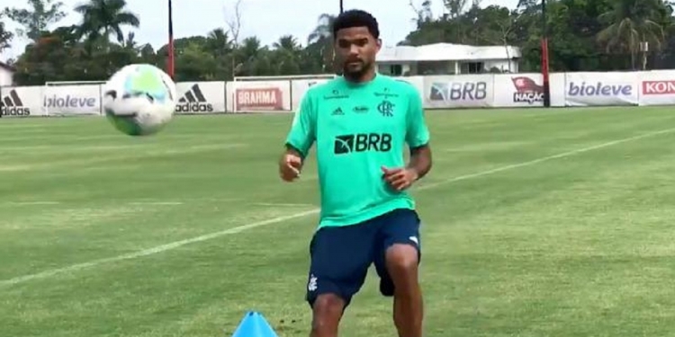 Bruno Viana sofre fratura poucos dias após ser apresentado oficialmente e é levado ao DM do Flamengo