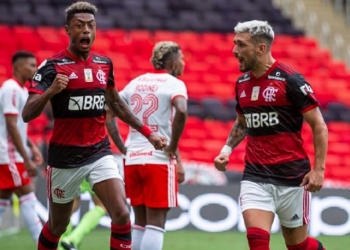 Flamengo bate o Internacional e está próximo do octa; assista aos melhores momentos
