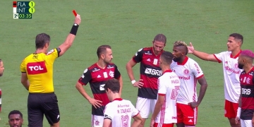 Com Rodinei expulso, flamenguistas não perdoam torcedor que pagou multa de R$ 1 milhão e memes se multiplicam