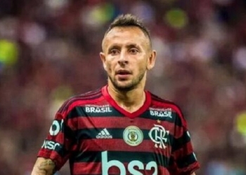Rafinha aceita condições e volta ao Flamengo para a temporada de 2021