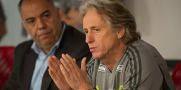 Dirigente do Flamengo rechaça trocar Rogério Ceni por Jorge Jesus: ‘Seria de um amadorismo, uma burrice sem tamanho’