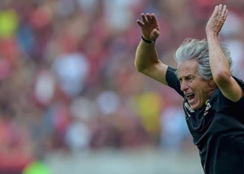 Eliminado mais uma vez, Jorge Jesus rasga o verbo e diz se está arrependido por ter trocado Flamengo pelo Benfica
