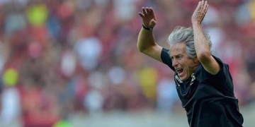 Eliminado mais uma vez, Jorge Jesus rasga o verbo e diz se está arrependido por ter trocado Flamengo pelo Benfica
