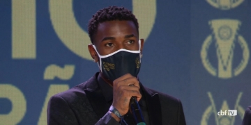 No palco da CBF, Gerson rompe o silêncio e diz se continua no Flamengo em 2021
