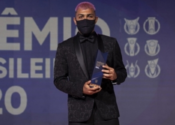 Gabigo quebra o silêncio e diz se continua no Flamengo para a temporada de 2021 em pleno palco da CBF