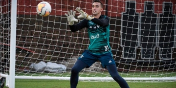 Goleiro do Flamengo é diagnosticado com grave lesão no joelho e passará por cirurgia em março