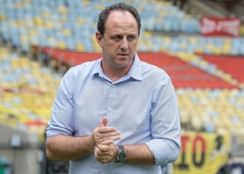 Jogador que quase deixou o Flamengo pelo Botafogo ganha sobrevida com Rogério Ceni e vira destaque