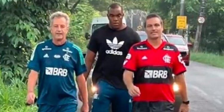 Landim caminha 45 km para pagar promessa após título do Brasileirão: ‘É o nosso santo das causas impossíveis’